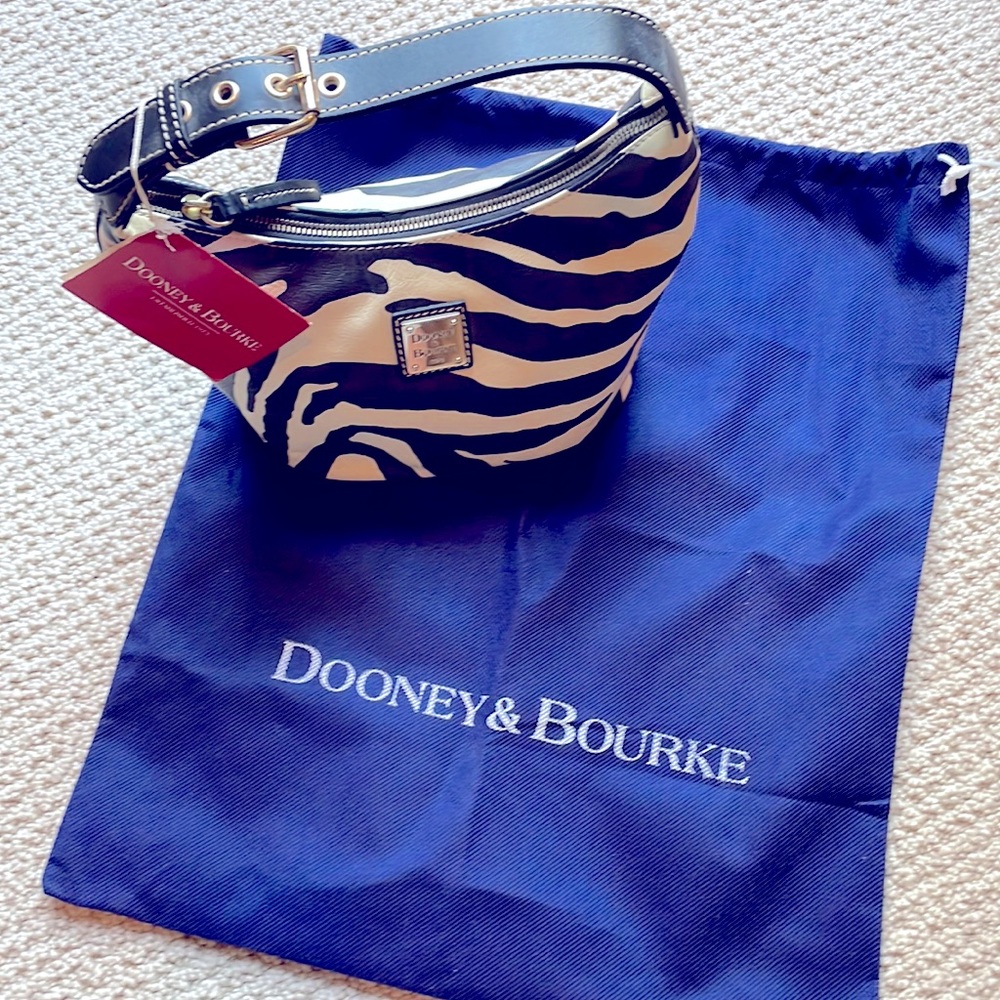 DOONEY & BOURKE BLACK ZEBRA LEATHER HANDBAG/SHOULDER